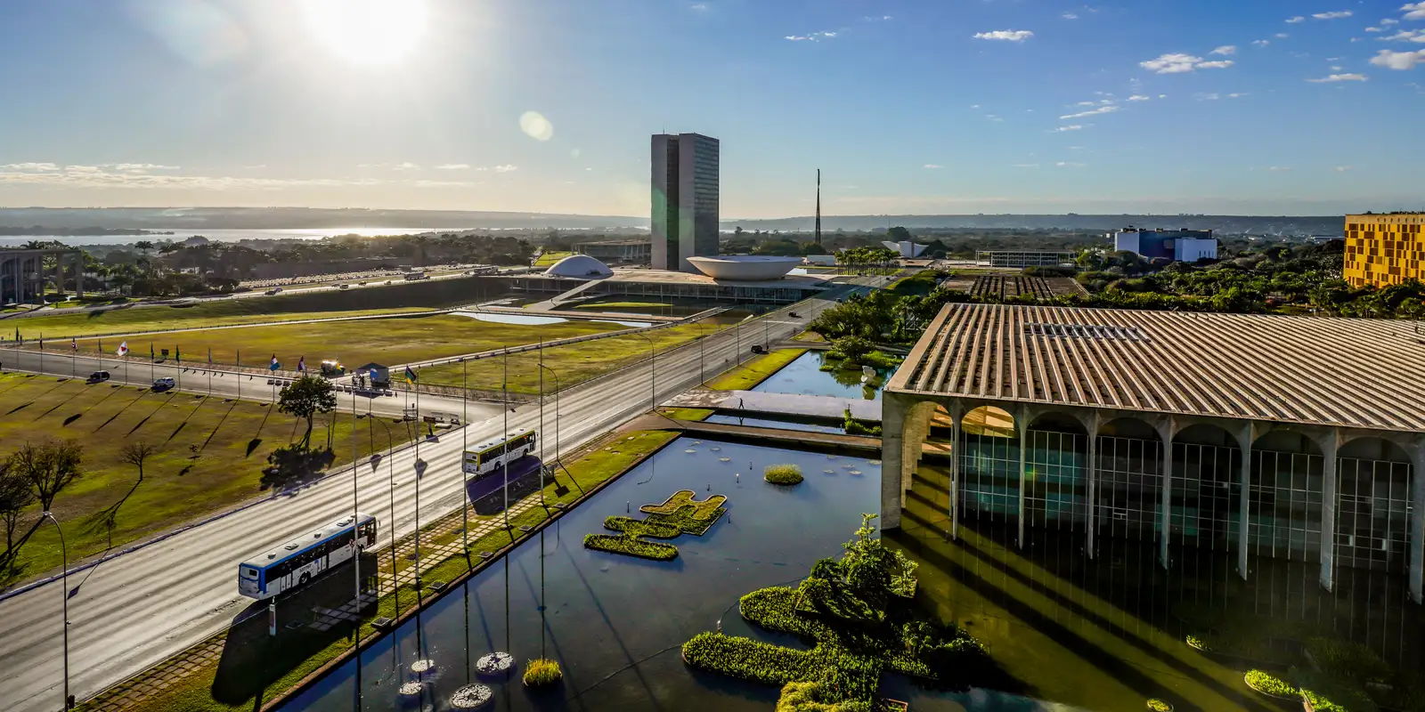 Brasil rebaixa relação com Argentina após novos insultos de Milei