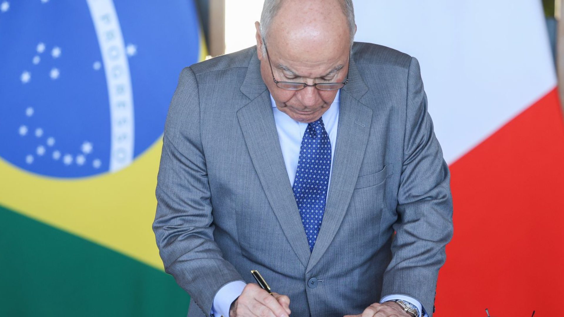 Itamaraty alerta para risco de EUA usar força militar no Brasil