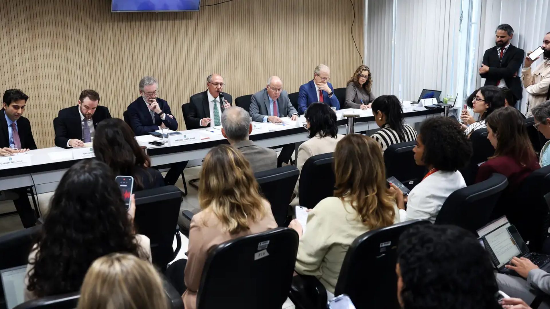 Setores atingidos por tarifaço dos EUA terão novo plano de socorro