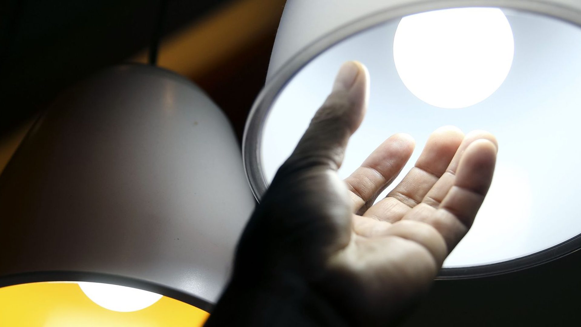 Aneel aprova R$ 5,5 bi para reduzir conta de luz em 22 distribuidoras