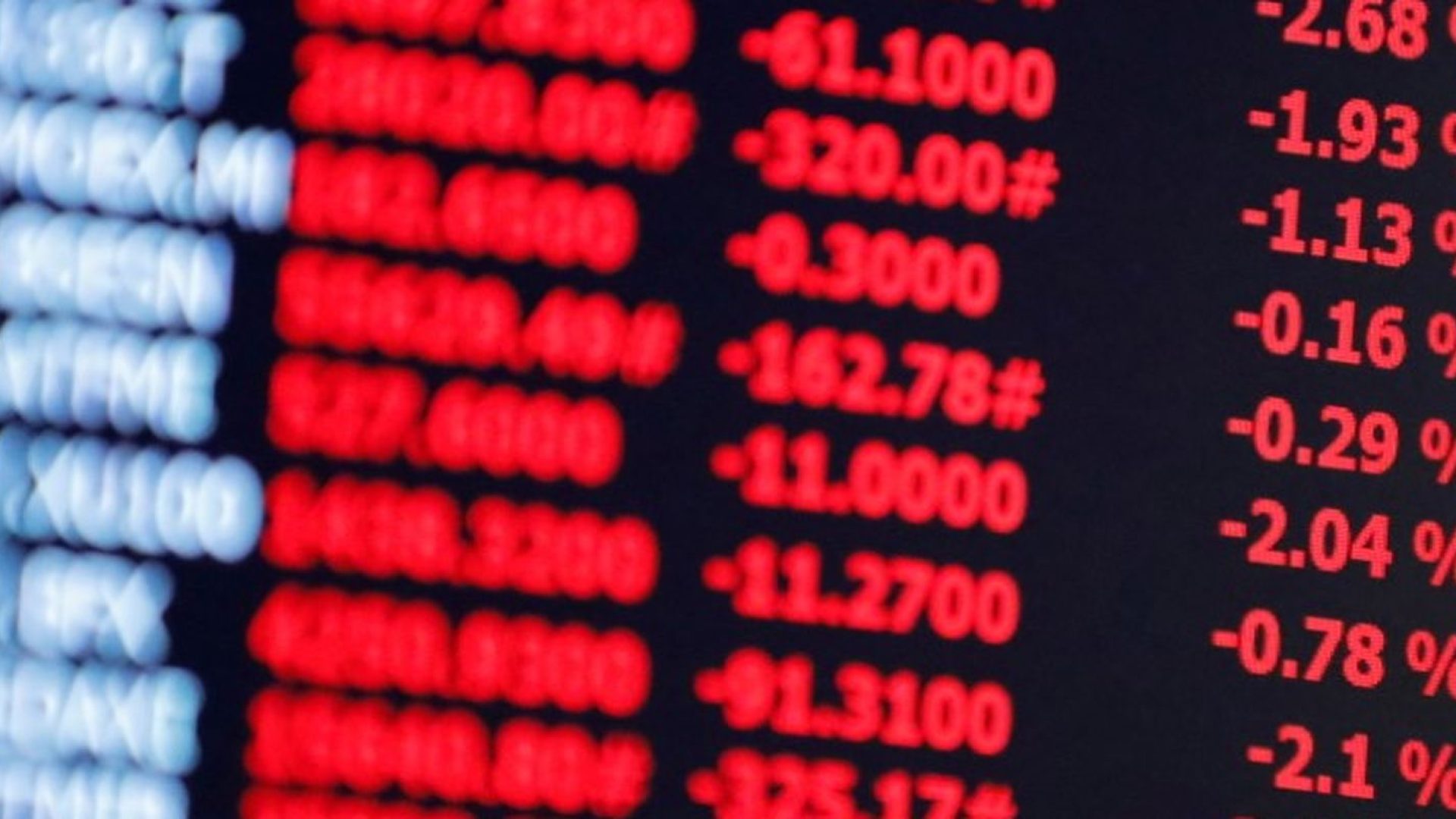 Bolsa sobe quase 3% e fecha no maior nível desde maio
