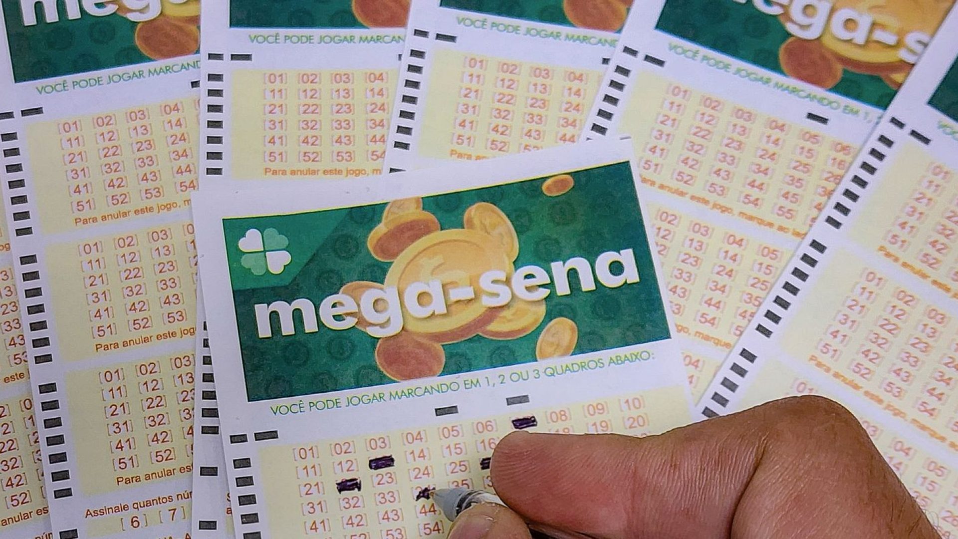 Mega-Sena acumula e prêmio principal vai para R$ 16 milhões