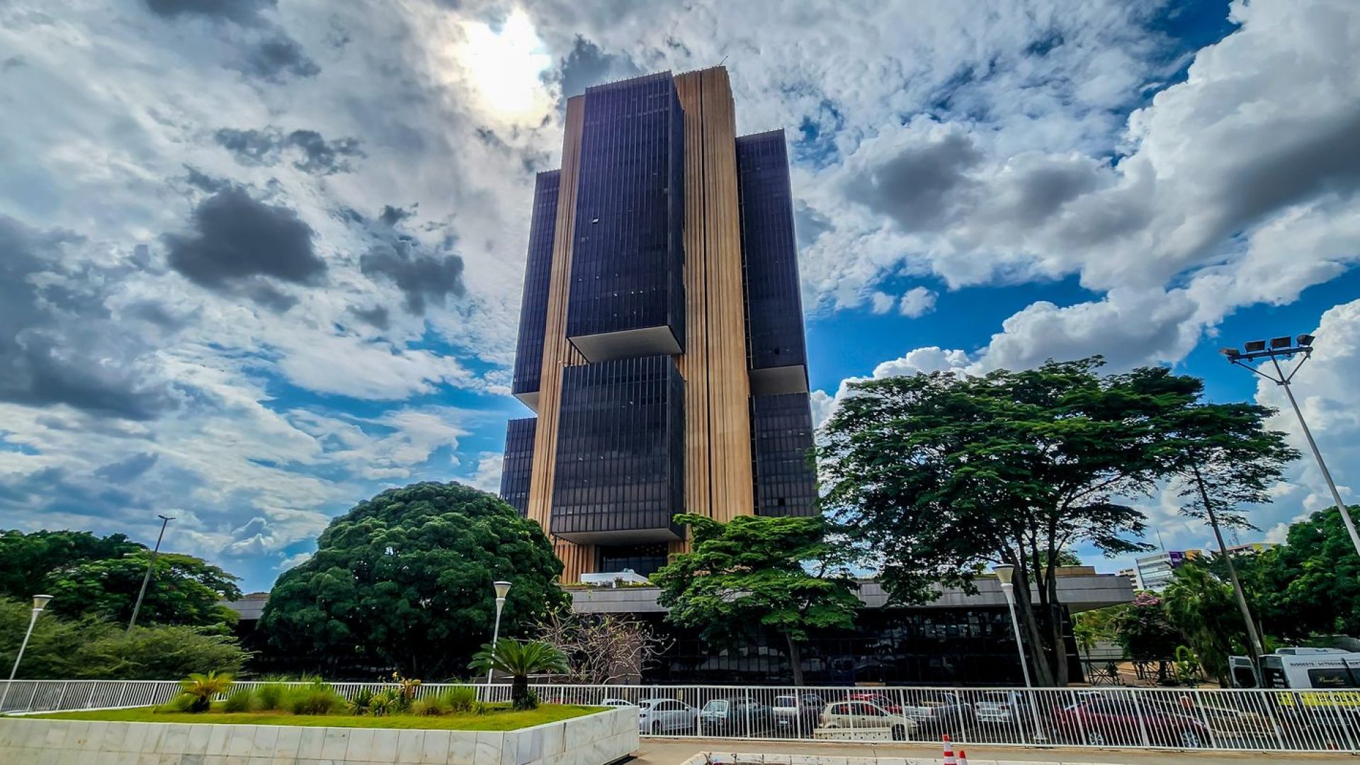 PEC no Senado facilita cooptação do Banco Central, dizem economistas