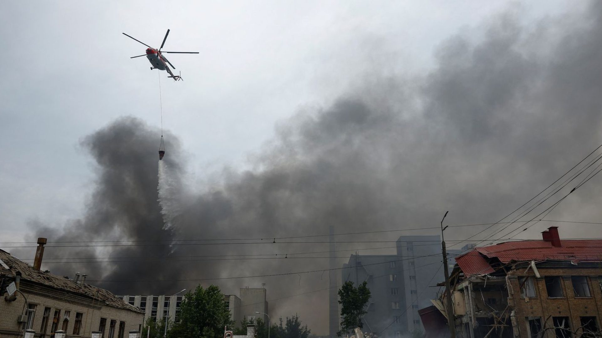 Rússia ataca Kiev após breve pausa para visita de enviados dos EUA