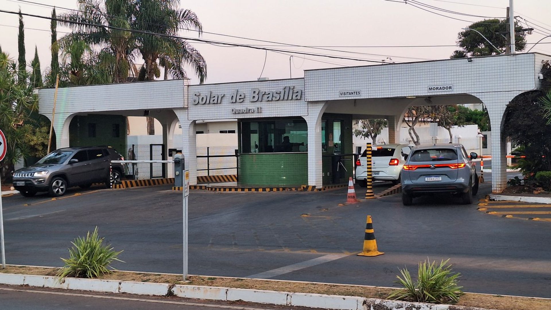 Bolsonaro pede autorização para receber Milei na prisão domiciliar