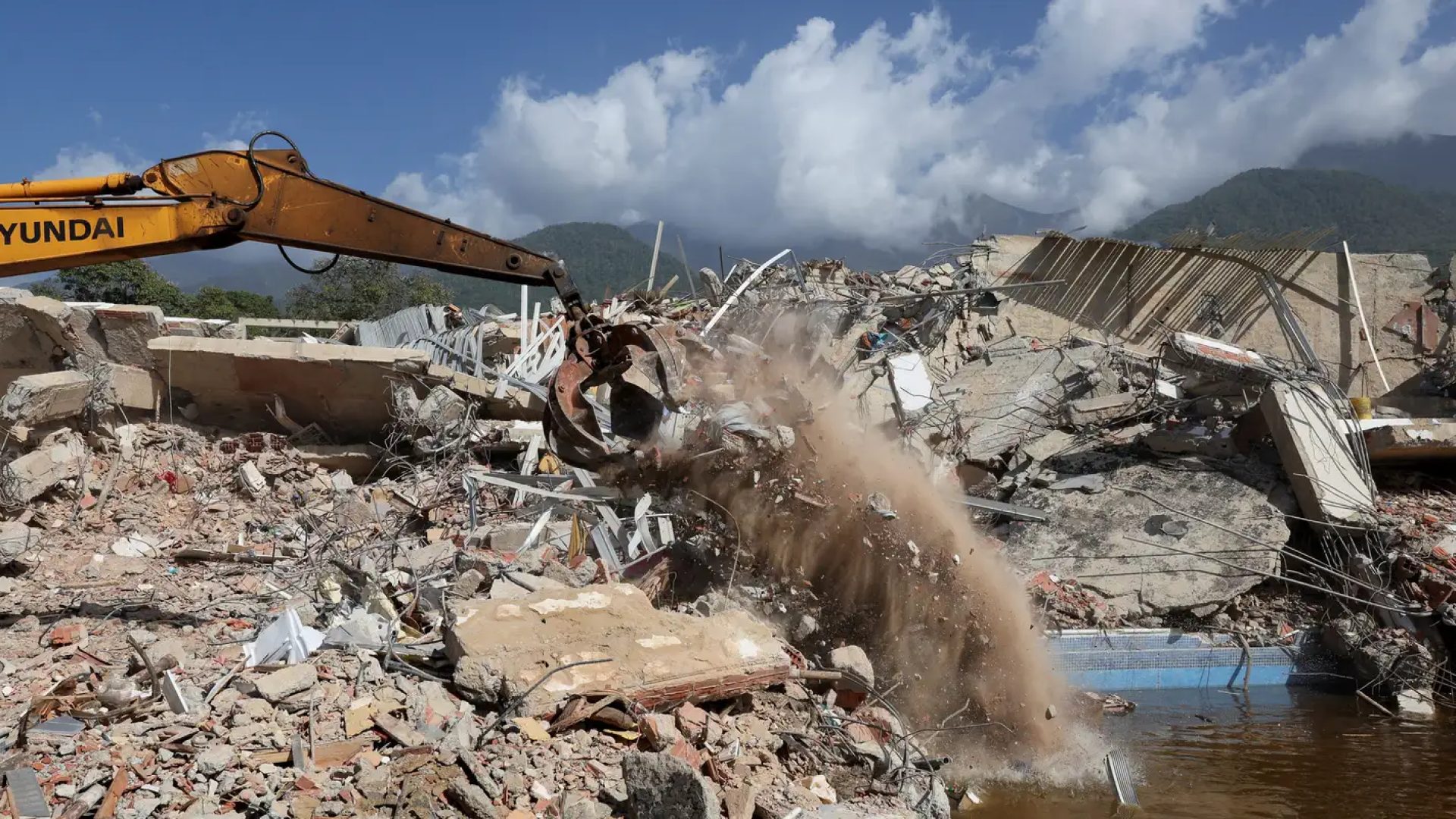 2026-07-02t011026z_95612200_rc275maoetx8_rtrmadp_3_venezuela-quake.jpg