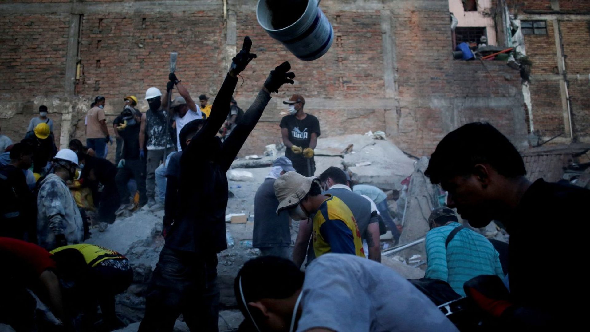 2026-08-12t041438z_1350153459_rc2nwma6dld1_rtrmadp_3_colombia-quake.jpg