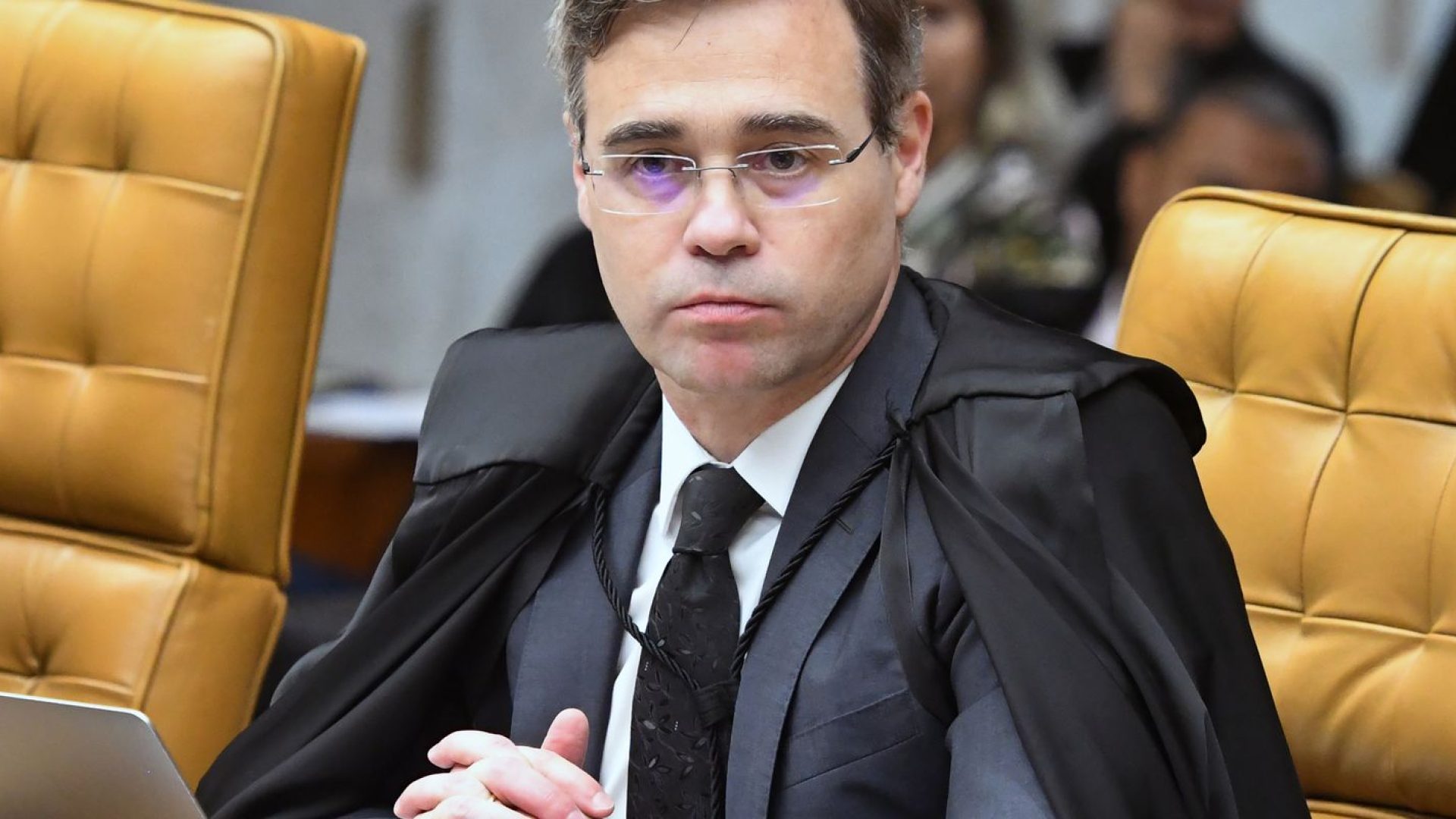 Mendonça autoriza PF a investigar repasses para filme sobre Bolsonaro