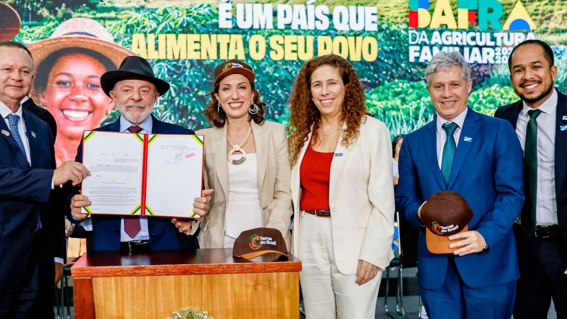 “Melhor arma que um país pode ter é alimento”, diz Lula
