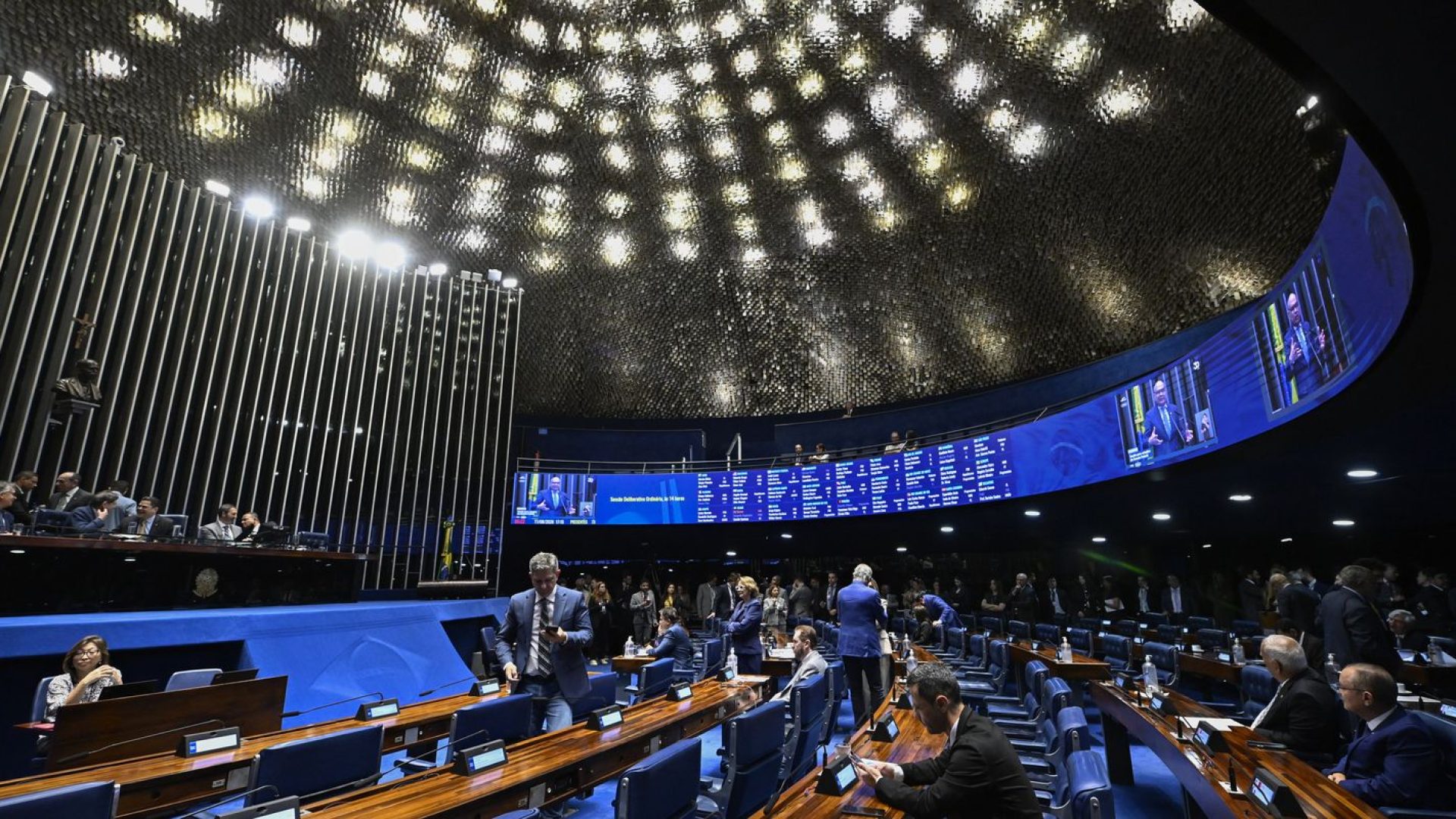 Senado aprova empréstimos de US$ 1,8 bi para estados e municípios