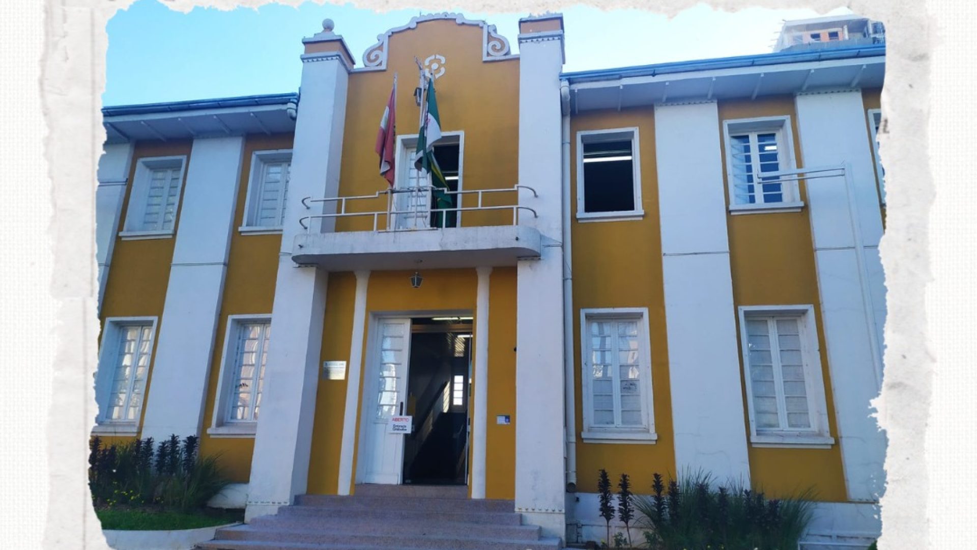PRÉDIO AMARELO