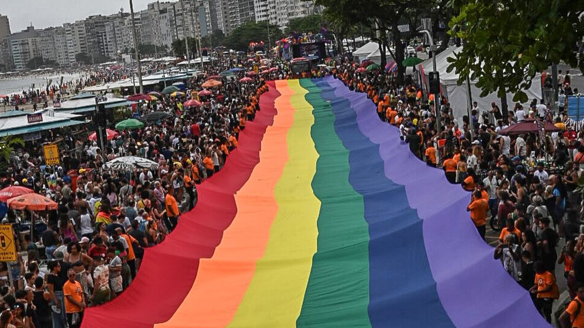 Parada LGBTI+ do RJ traz “toda forma de amor” como tema em 2026