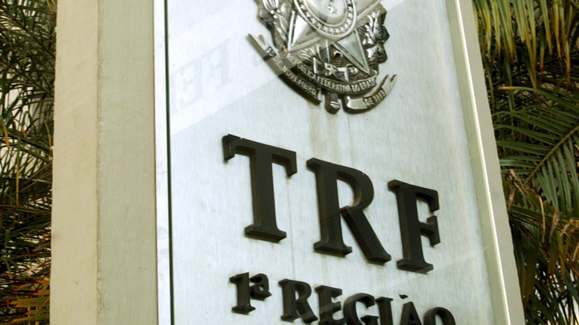 Desembargador mantém cobrança de imposto de exportação de petróleo