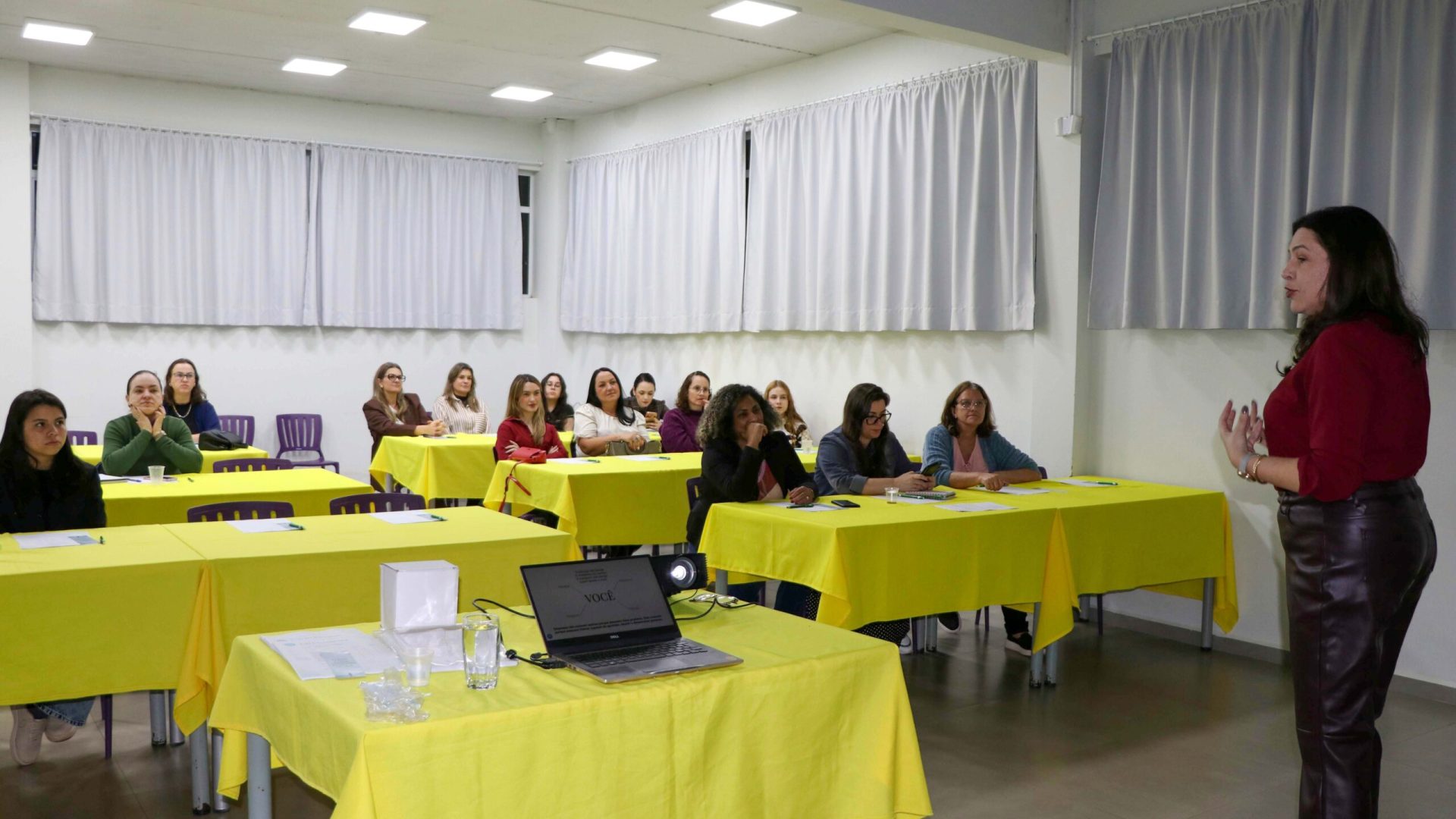 elas