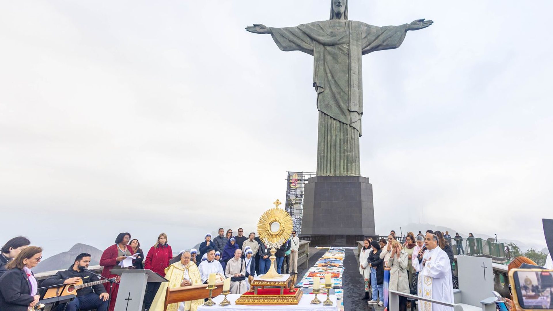 Cristo Redentor inova com tapete de patchwork no Corpus Christi