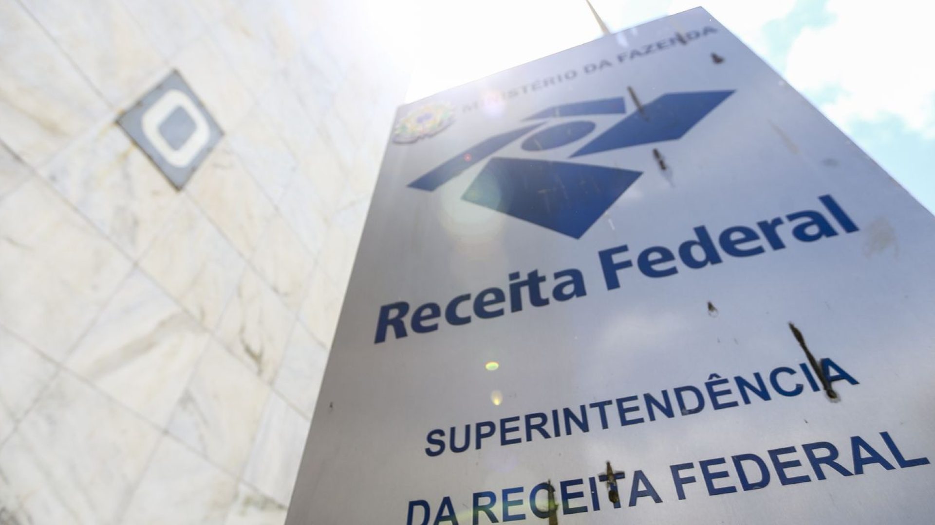 Receita paga lote especial de restituição automática em julho