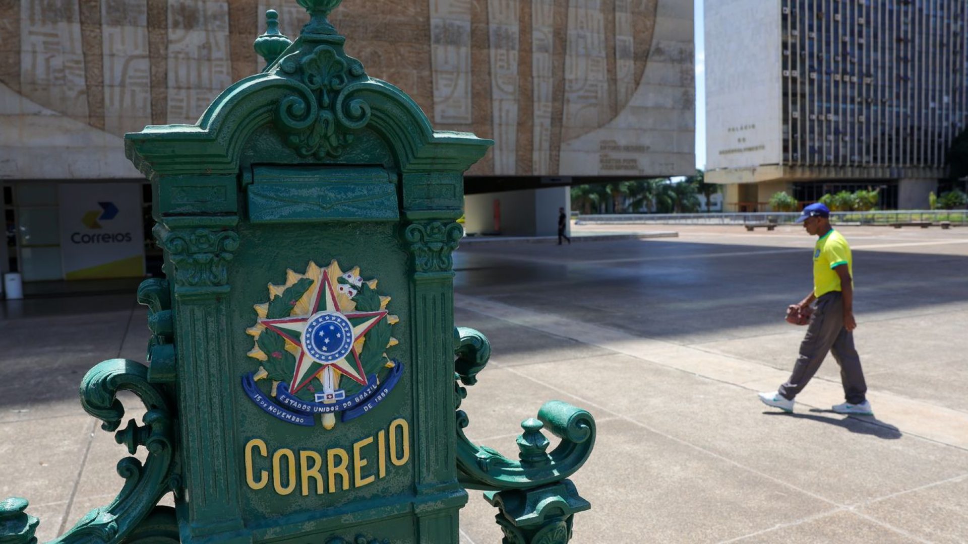TCU cita risco fiscal dos Correios e defende compensação de custos