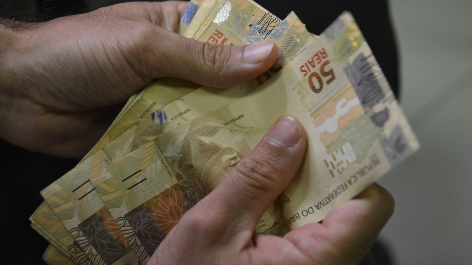 Caixa paga Bolsa Família a beneficiários com NIS de final 6
